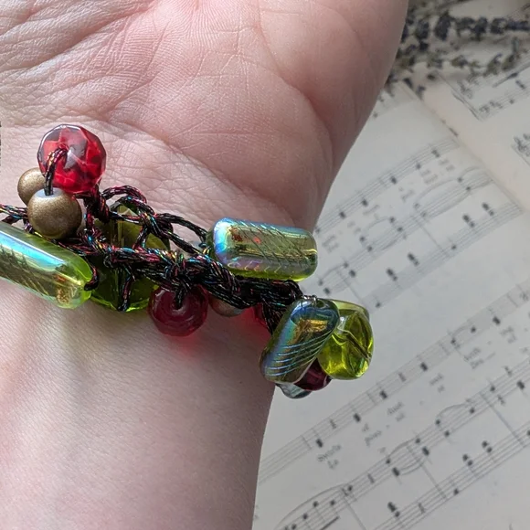 Colorful Beaded Bracelet - Picture 4 of 11